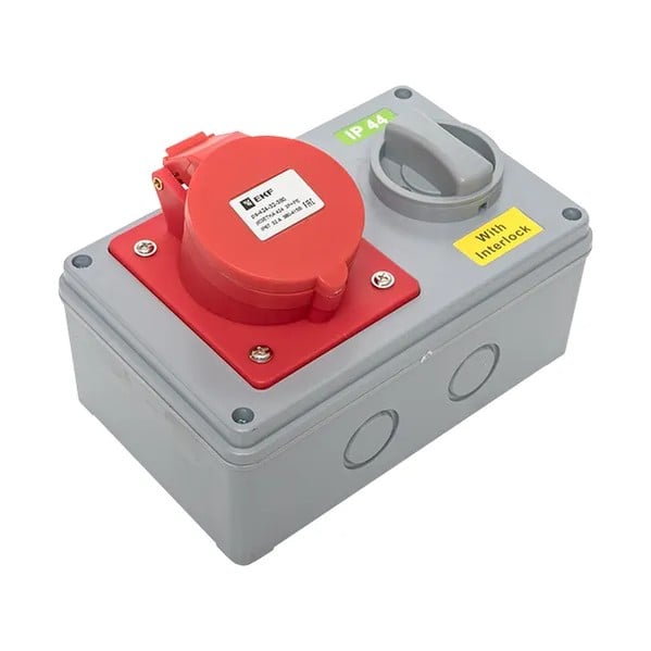 EKF Socket with Lock and Switch - Plastic - Red 4